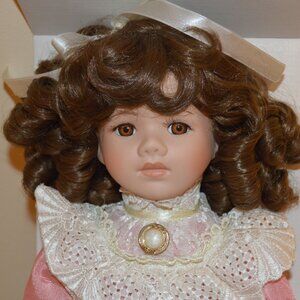 NIB Seymour Mann Collectible Doll Cecily Brown Hair/Eyes Pink Dress